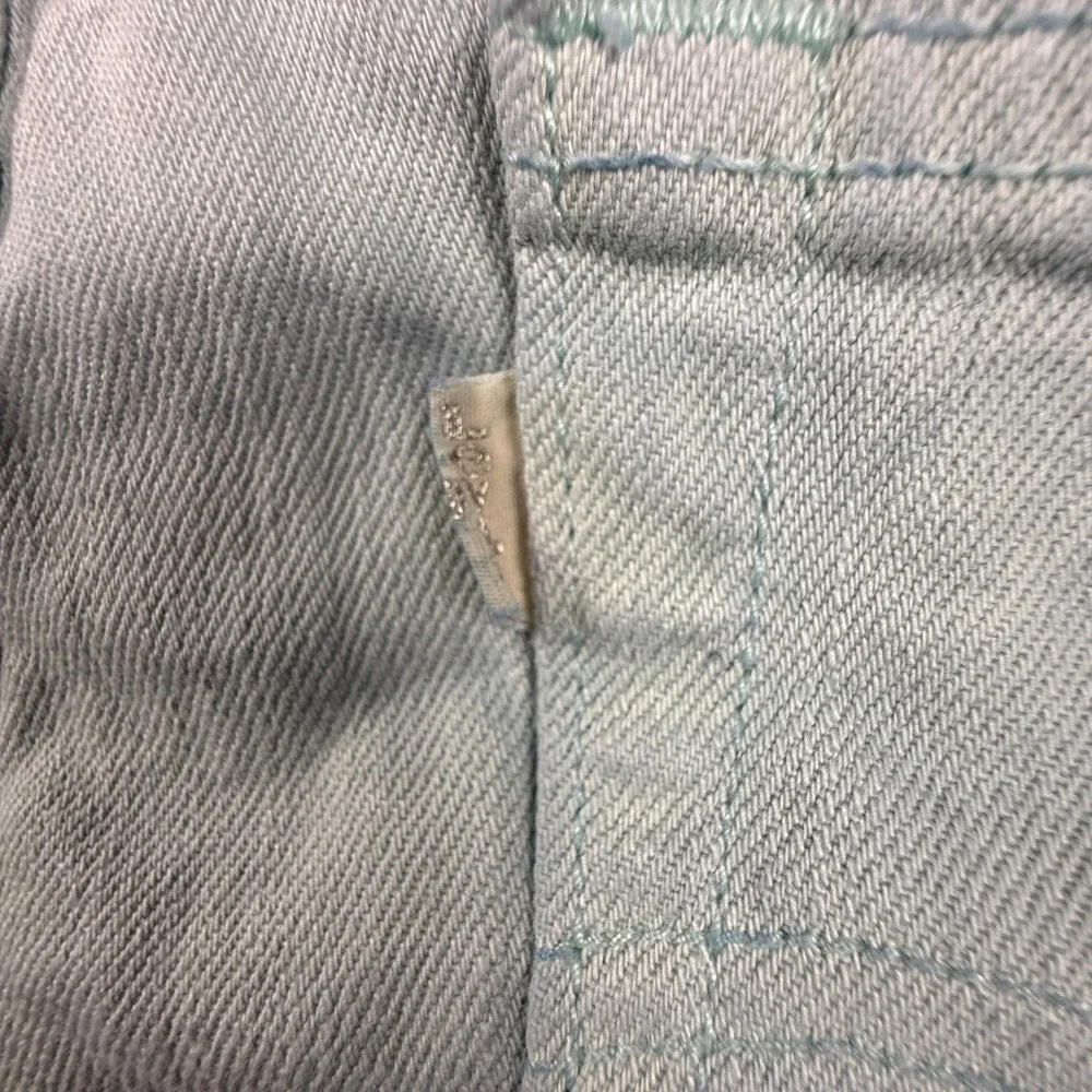 Levis Womens Size 4 W27 Light Wash Cut Off Denim Shorts Frayed Hem